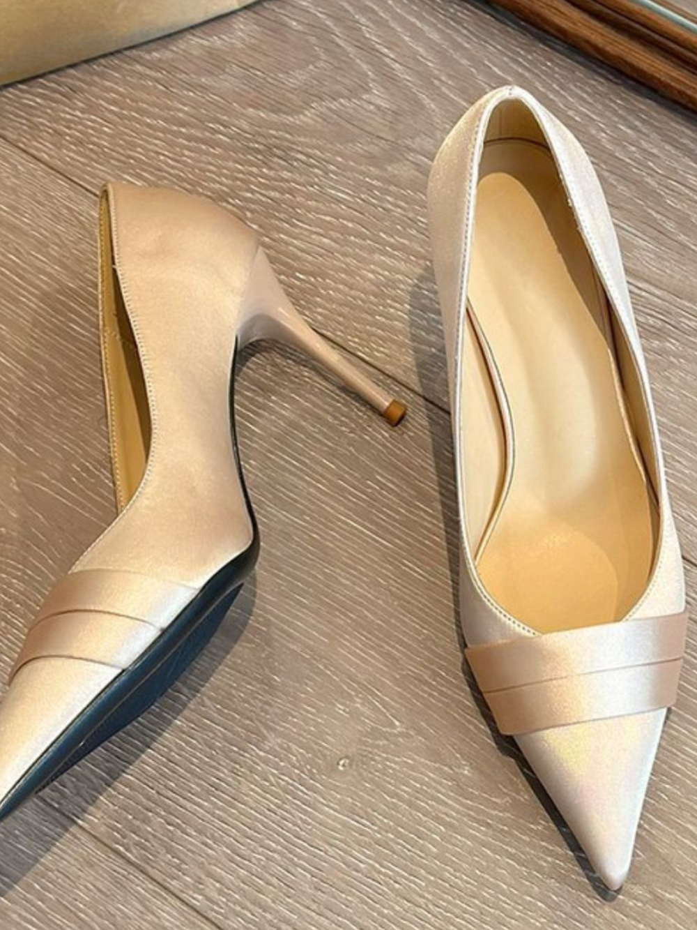 Solvivra Glimmer Gold Heels