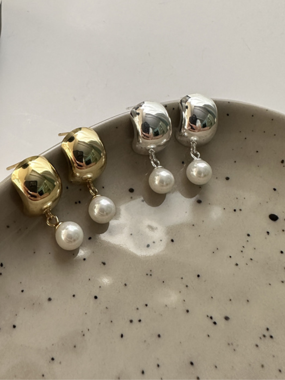 Solvivra Parisienne Pearl Drop Earring