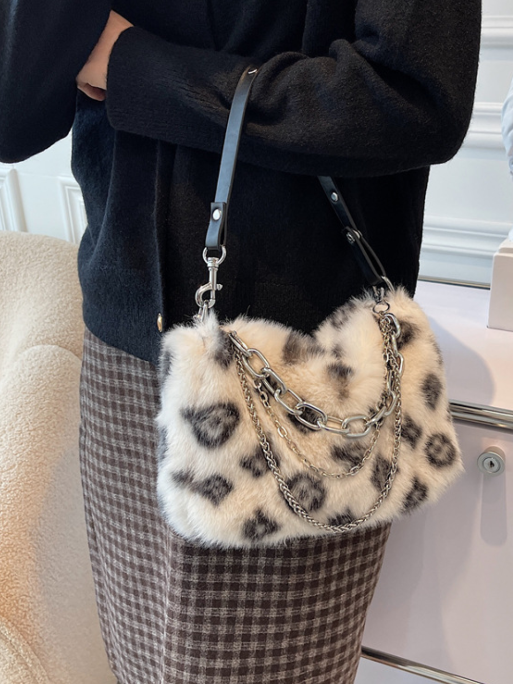 Solvivra CozyLush Handbag