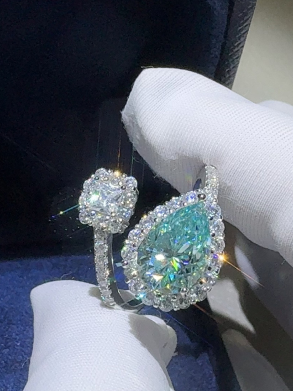 Solvivra Aqua Twist Moissanite Ring