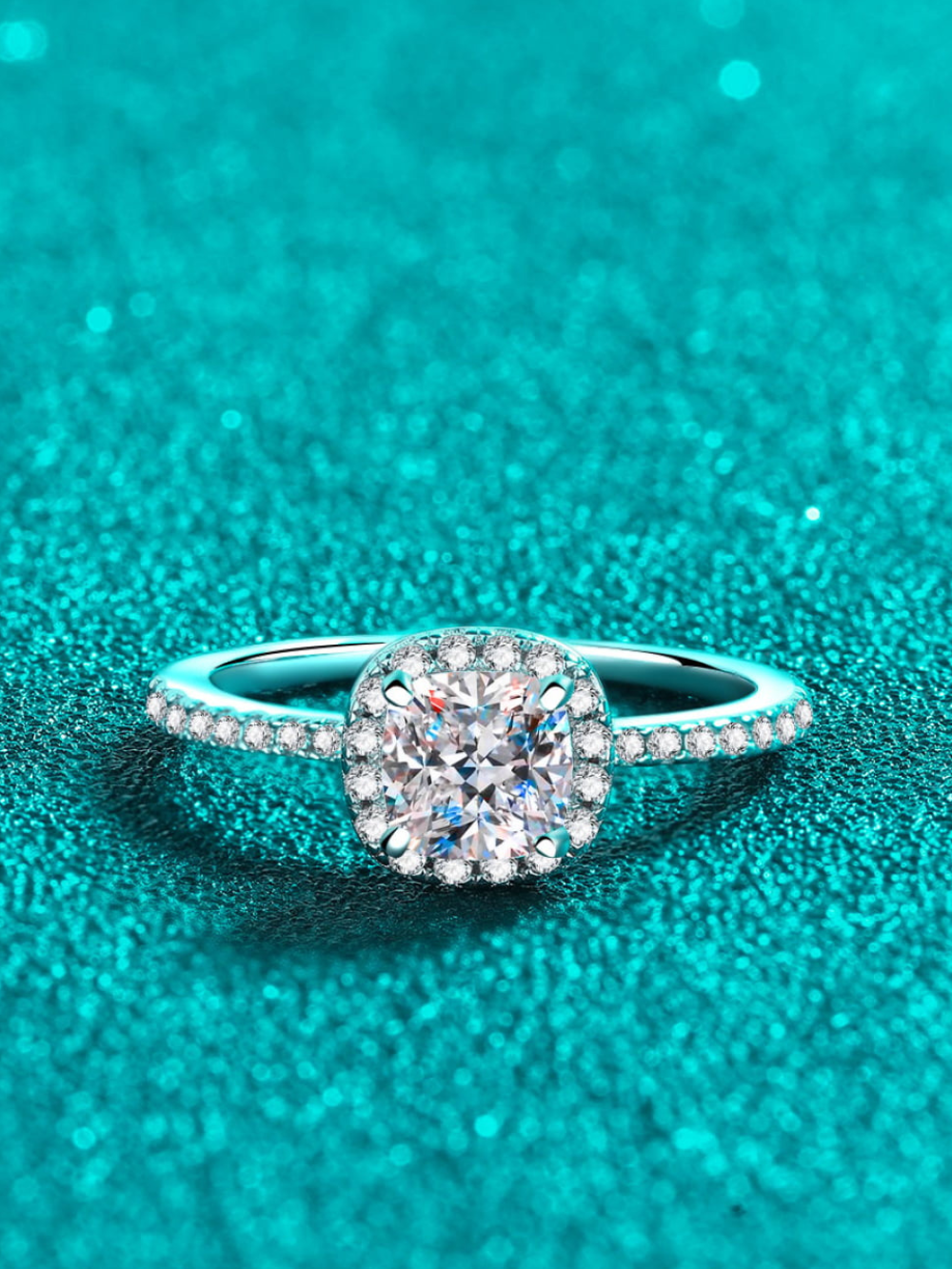Solvivra HaloGleam Moissanite Ring
