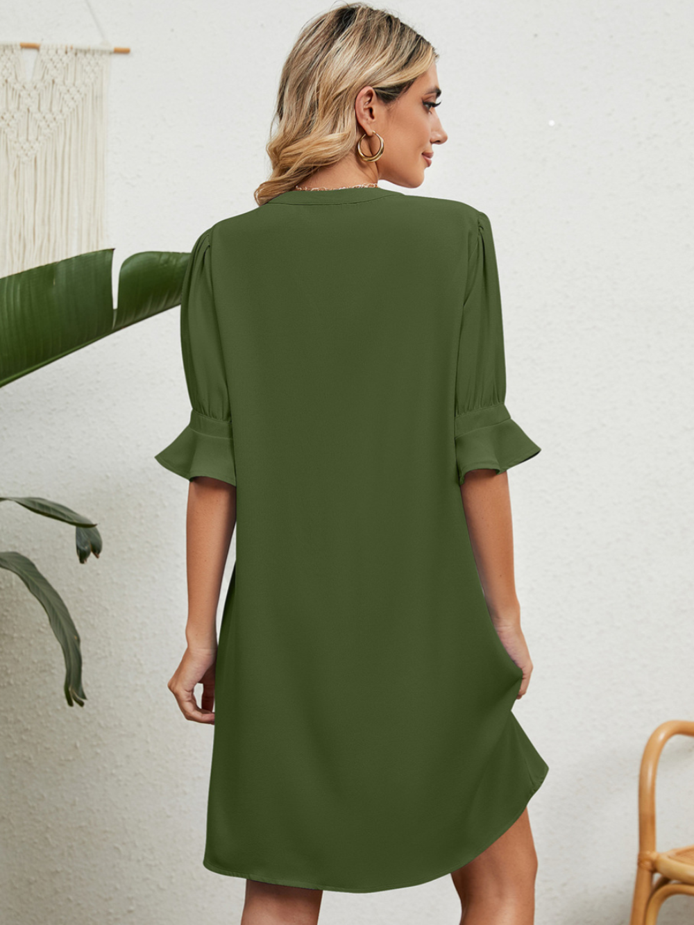 Solvivra Elegant V-Neck Pleated Half-Sleeve Dress