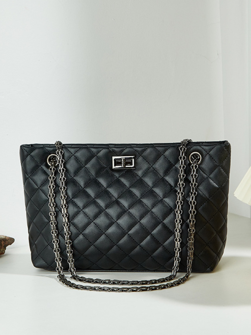 Solvivra Chic Link Quilted Shoulder Bag